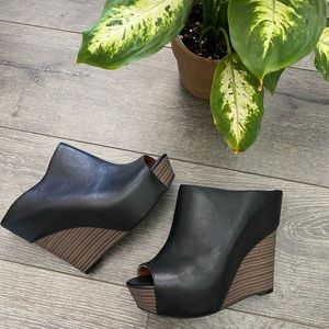 Jessica Simpson heels